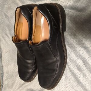 ecco slip on dress shoes